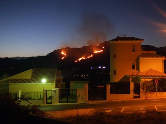 Bush fire Sierra Aguilon, San Juan de los Terreros. Pulpi