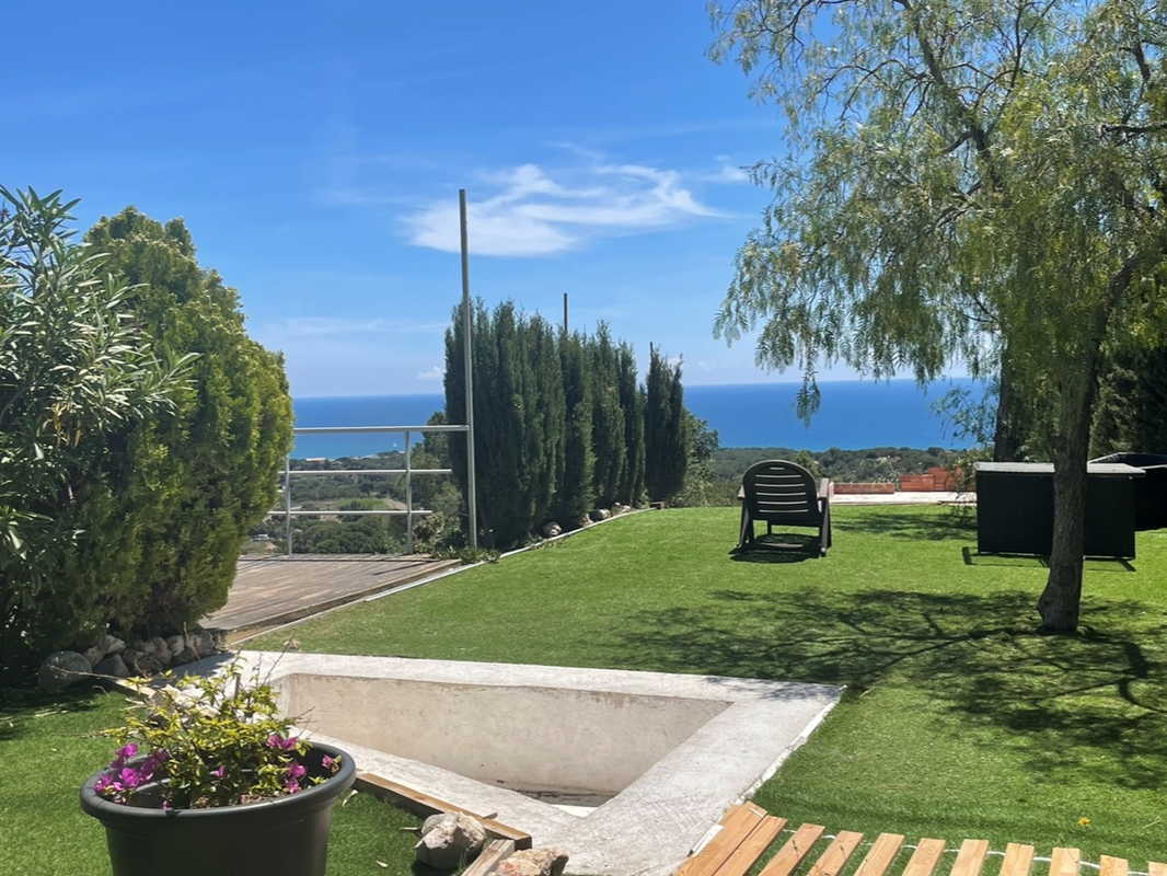 Townhouse for sale in Vistamar in Sant Cebrià de Vallalta, Barcelona