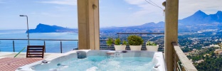 <strong>Terrace-jacuzzi</strong> <br /><em> Balcon de Altea Hills community, taken on 20 September 2022 by Jon-Erik</em>