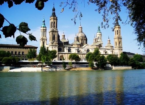 Cúpulas da Basílica Nuestra Senora del Pilar